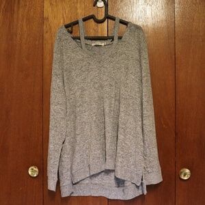 Chance or Fate Gray Flowy Cold Shoulder Top – Long Sleeve